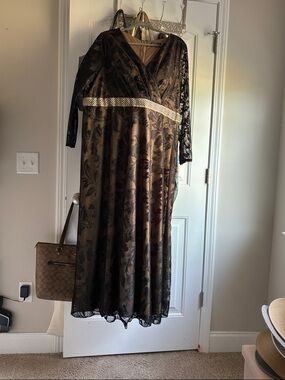Elegant Black and Gold Lace Evening Dress